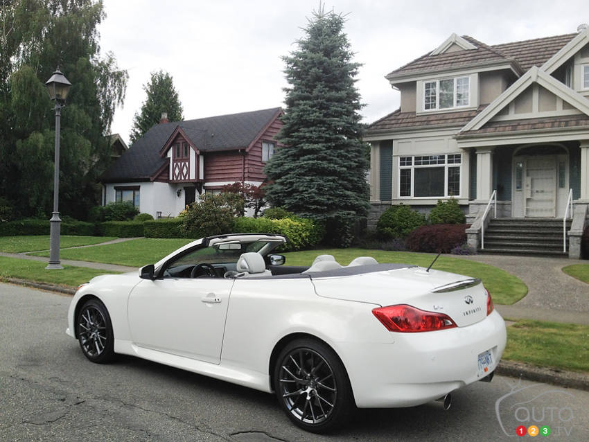 2017 Infiniti G37 Convertible Ipl Car Reviews Auto123 Review Highlights