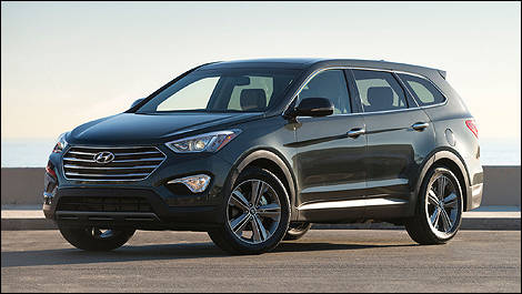 2013 Hyundai Santa Fe front 3/4 view