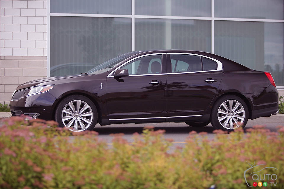 2013 Lincoln MKS EcoBoost AWD (photo: Philippe Champoux)