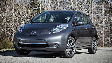 2013 Nissan LEAF front 3/4 view