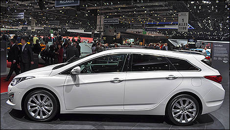 Hyundai i40 (Sonata) familiale vue de cot&eacute;