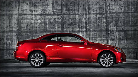 2013 Lexus IS C side view