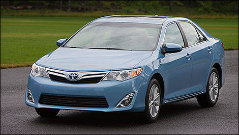Toyota Camry Hybride 2013 vue 3/4 avant