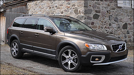 13 Volvo Xc70 T6 Awd Review Editor S Review Car Reviews Auto123