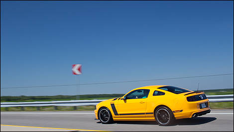 2013 Ford Mustang Boss 302 rear 3/4 view