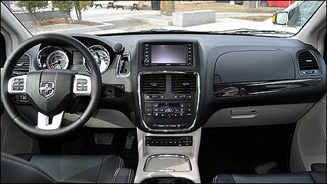 Dodge Grand Caravan Crew PLUS 2013 intérieur