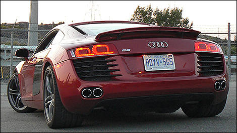 Audi R8 2010 vue 3/4 arrière