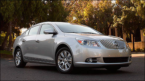 2013 Buick LaCross eAssist front 3/4 view