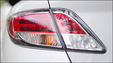 Mazda6 GT V6 2011 feu arrière