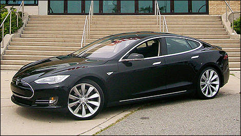 Tesla Modele S 2013 vue 3/4 avant