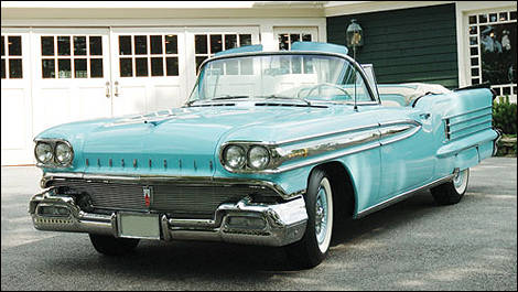 1958 Oldsmobile Super 88 Convertible, couleur sonic blue