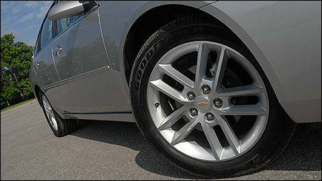 2009 Chevrolet Impala LTZ wheel