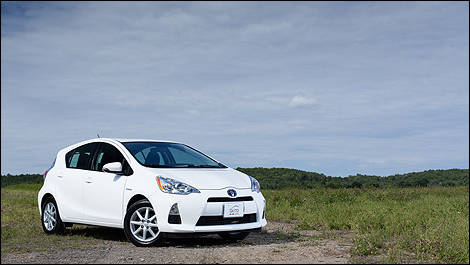 2012 Toyota Prius C front 3/4 view