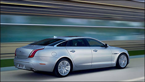 2013 Jaguar XJ side view