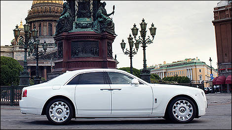 Rolls-Royce Ghost 2013 vue de coté