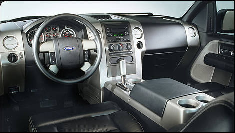 2004 Ford F-150 driver's cockpit