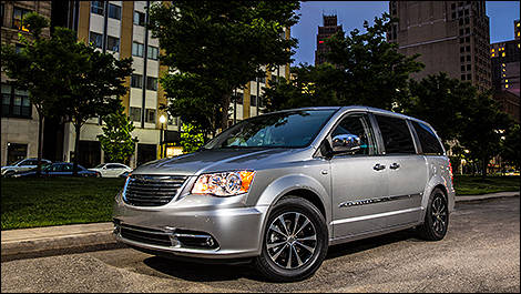 Chrysler Town & Country Touring-L 2014 édition 30ieme anniversaire