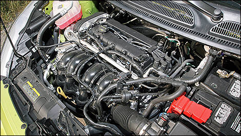 2014 Ford Fiesta SE hatchback engine