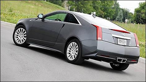 Cadillac CTS Coupe 2011 vue 3/4 arrière