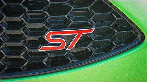 Ford Fiesta ST 2014 logo