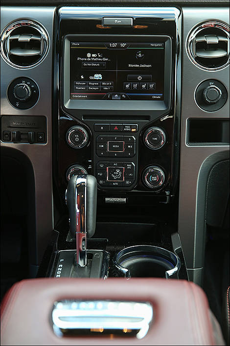 Ford F-150 Limited 2013 console