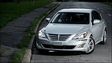 Hyundai Genesis 2012 vue 3/4 avant