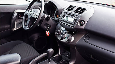 Toyota RAV4 2012 habitacle