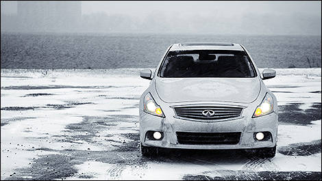 2011 Infiniti G37x AWD Sport front view