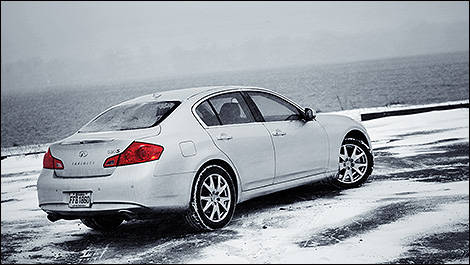 2011 Infiniti G37x AWD Sport rear 3/4 view