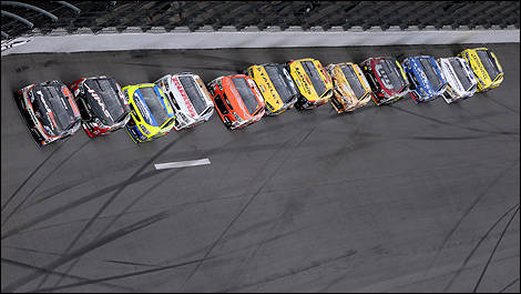 NASCAR Daytona 500 2014 Denny Hamlin leads the pack.