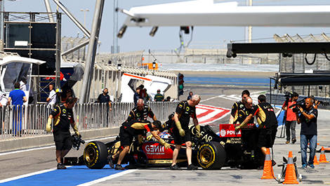 F1 Bahrain pit lane