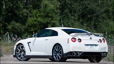 2013 Nissan GT-R rear 3/4 view