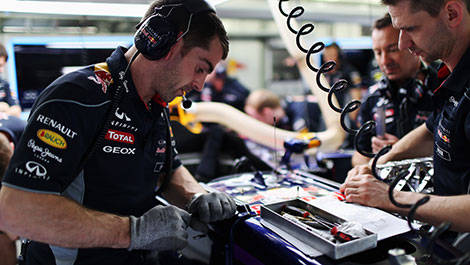F1 Red Bull mechanics