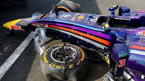 F1 Daniel Ricciardo Red Bull crash Japan