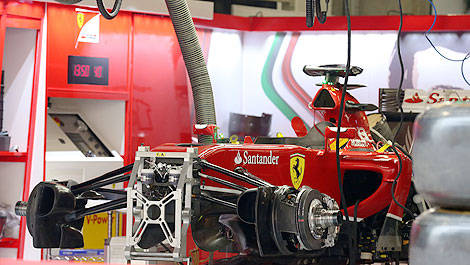 F1 Ferrari F14 T garage