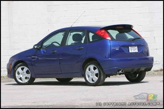 2006 Ford Focus ZX5 SES Road Test Editor's Review | Car News | Auto123