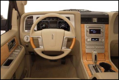 2007 Lincoln Navigator (Photo: Ford Motor Company)