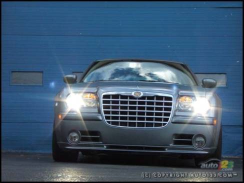 2006 Chrysler 300C SRT8 (Photo: Mathieu St-Pierre, Auto123.com)