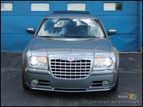 2006 Chrysler 300C SRT8 (Photo: Mathieu St-Pierre, Auto123.com)