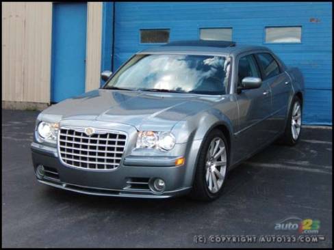 2006 Chrysler 300C SRT8 (Photo: Mathieu St-Pierre, Auto123.com)