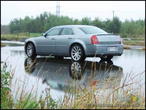 2006 Chrysler 300C SRT8 (Photo: Mathieu St-Pierre, Auto123.com)