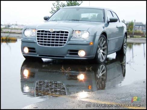 2006 Chrysler 300C SRT8 (Photo: Mathieu St-Pierre, Auto123.com)