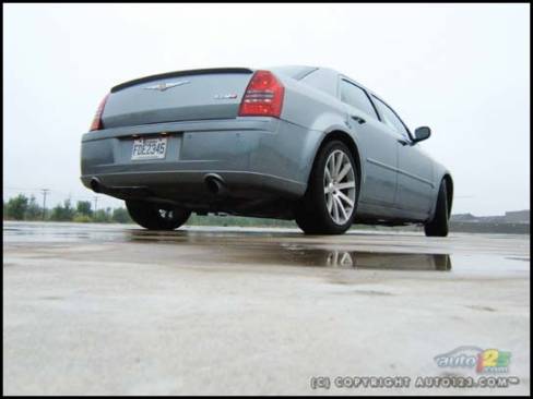 2006 Chrysler 300C SRT8 (Photo: Mathieu St-Pierre, Auto123.com)