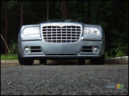 2006 Chrysler 300C SRT8 (Photo: Mathieu St-Pierre, Auto123.com)