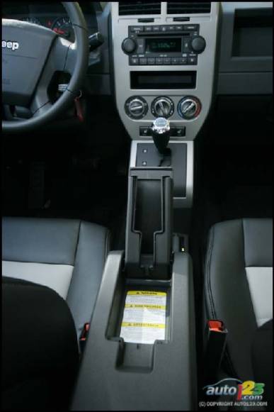 2007 Jeep Compass Limited 4x4 (Photo: Philippe Champoux, Auto123.com)