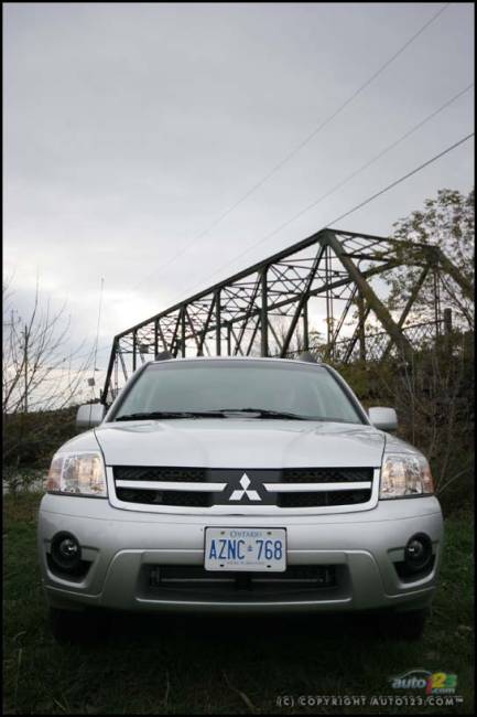 2007 Mitsubishi Endeavor Limited (Photo: Philippe Champoux, Auto123.com)