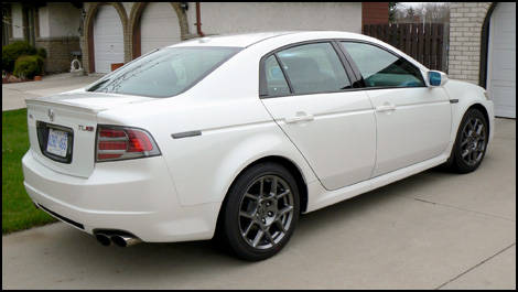 07 Acura Tl Type S Road Test Editor S Review Car Reviews Auto123