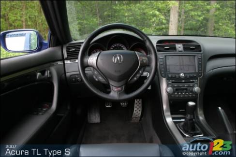 07 Acura Tl Type S Road Test Editor S Review Car News Auto123