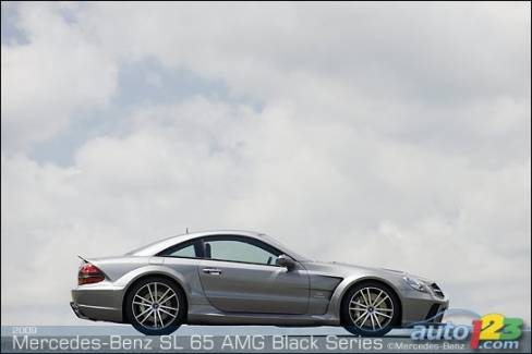 Mercedes-Benz SL65 AMG Series: 670 horsepower under the | Car | Auto123