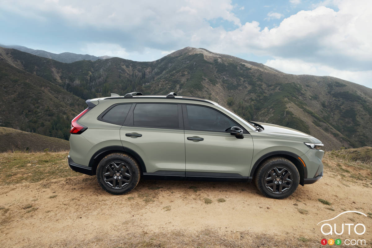 Le Honda CR-V TrailSport 2026, de profil
